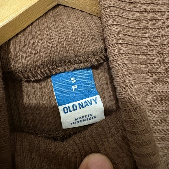 Old Navy Brown Ribbed Turtleneck Sweater - Picture 7 of 7
